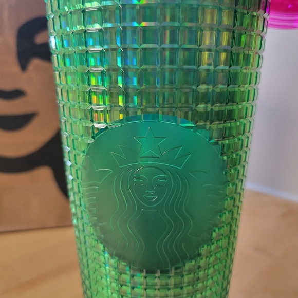 Starbucks 2023 Iridescent ‘Sprout’ Green Pink Grid Bling Venti Tumbler - Picture 7 of 9